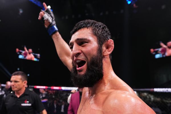 Chimaev books first title fight vs. Du Plessis at UFC 319