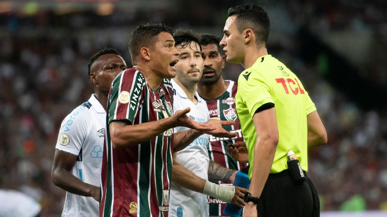 Presidente do Fluminense detona arbitragem após empate: 'Mal-intencionado' - ESPN