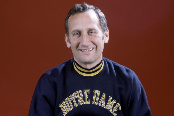 Faust  Notre Dame coach in 1980s  dies at 89