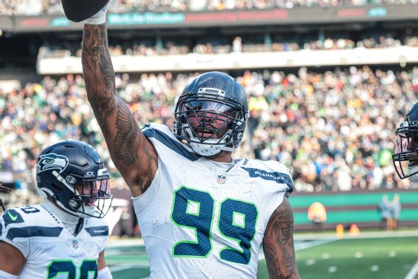 Seahawks DL Leonard Williams makes NFL history with 92-yard pick