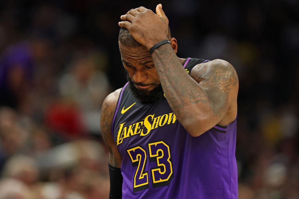 Lakers reconsidering LeBron James' 82-game goal amid slump - ESPN