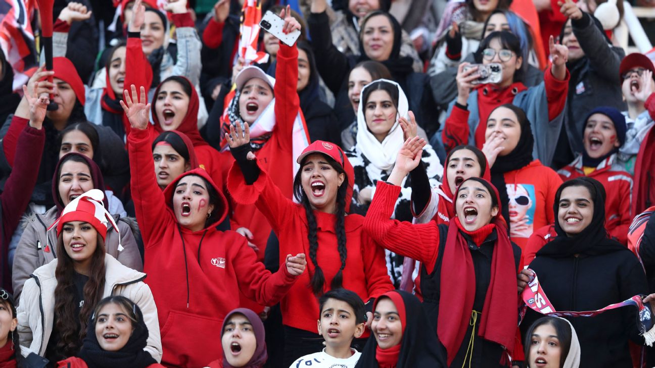 FIFA chief hails women-only crowd at Iranian top-flight match - ESPN