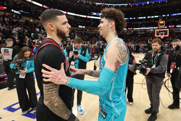 LaMelo's strong game includes 'great' reunion with brother Lonzo