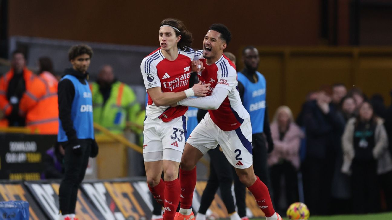 Arsenal Edge Wolves in 10-Man Thriller