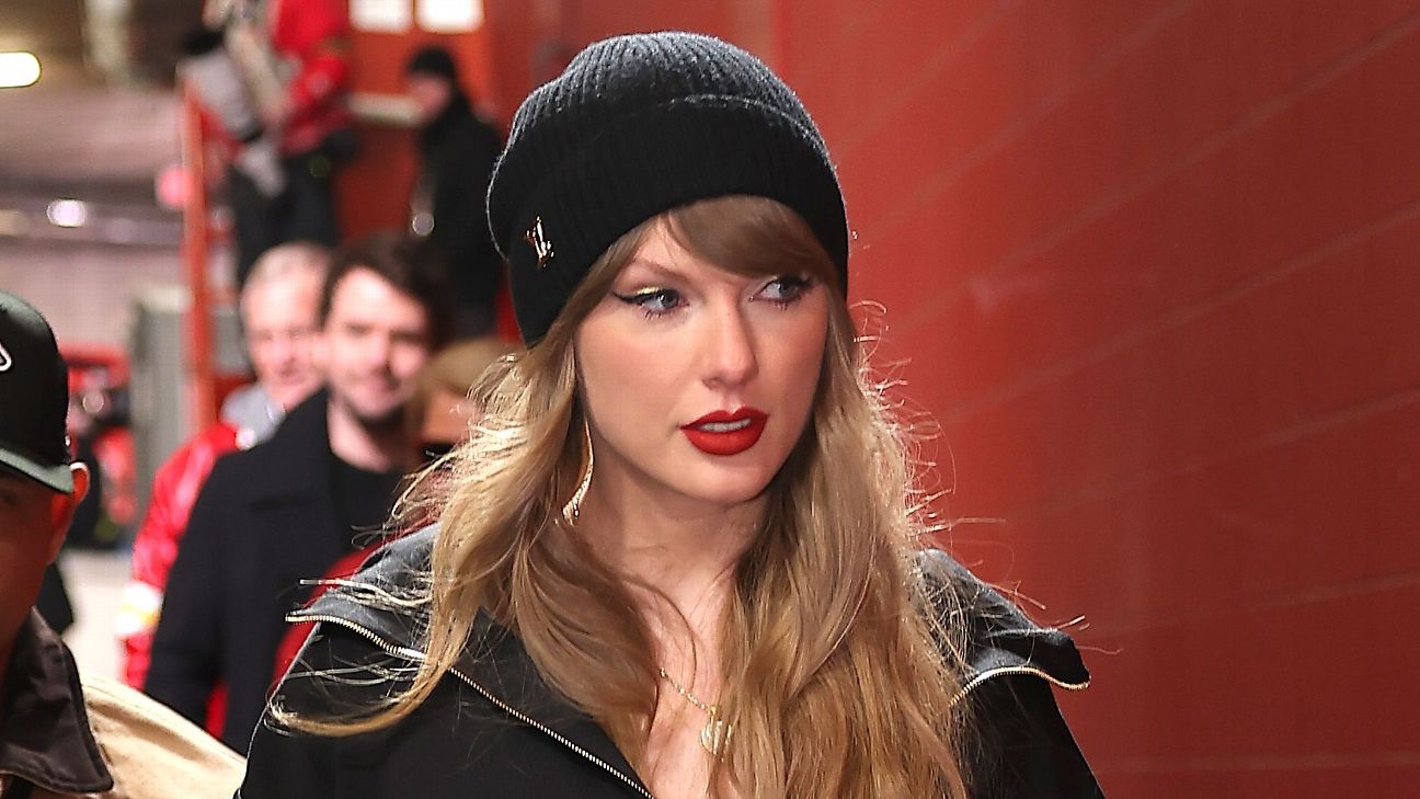 Taylor Swift Cheers for Travis Kelce: A Star-Studded AFC Championship Showdown