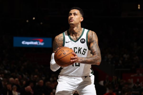 Kuzma scores 19 in 'weird' homecoming as Bucks top Wizards