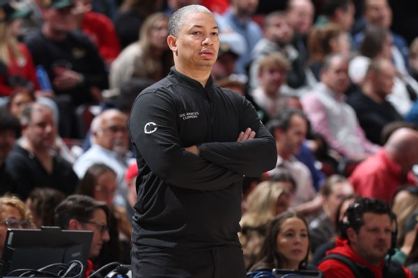 Clippers coach Tyronn Lue (back pain) misses game vs. Kings