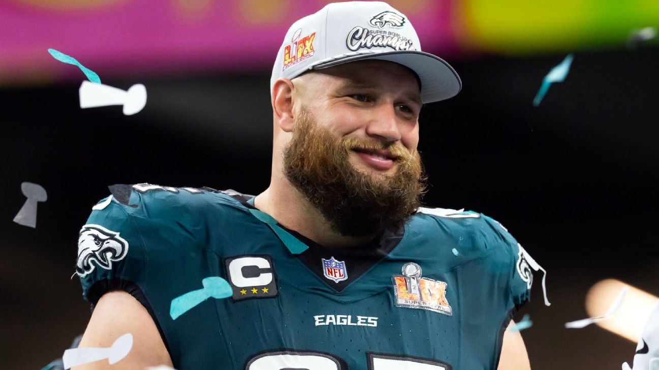 Congratulations: Lane Johnson was voted the Philadelphia Eagles' longest-serving player for his great contributions to the team over the past time, and the board of directors gave him a huge gift. vannguyen