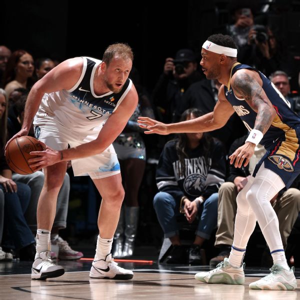 Wolves' Ingles makes 1st start since '22, as son Jacob watches