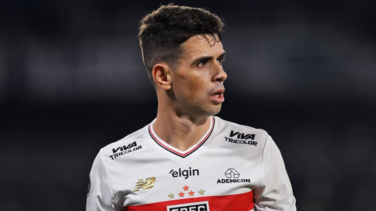 Ex-São Paulo, Oscar revela como quase deixou futebol chinês para ir ao Barcelona e o que impediu negociação