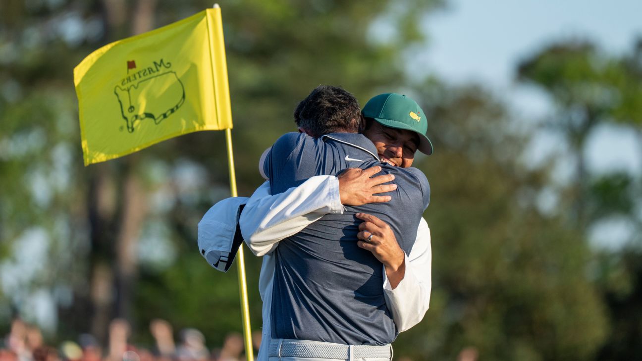 <a href="https://www.espn.com/golf/story/_/id/46022236/rory-mcilroy-cleaned-masters-shop-1100-flag-buys" target="_blank">Rory: Took home 1,100 Masters flags after win</a>