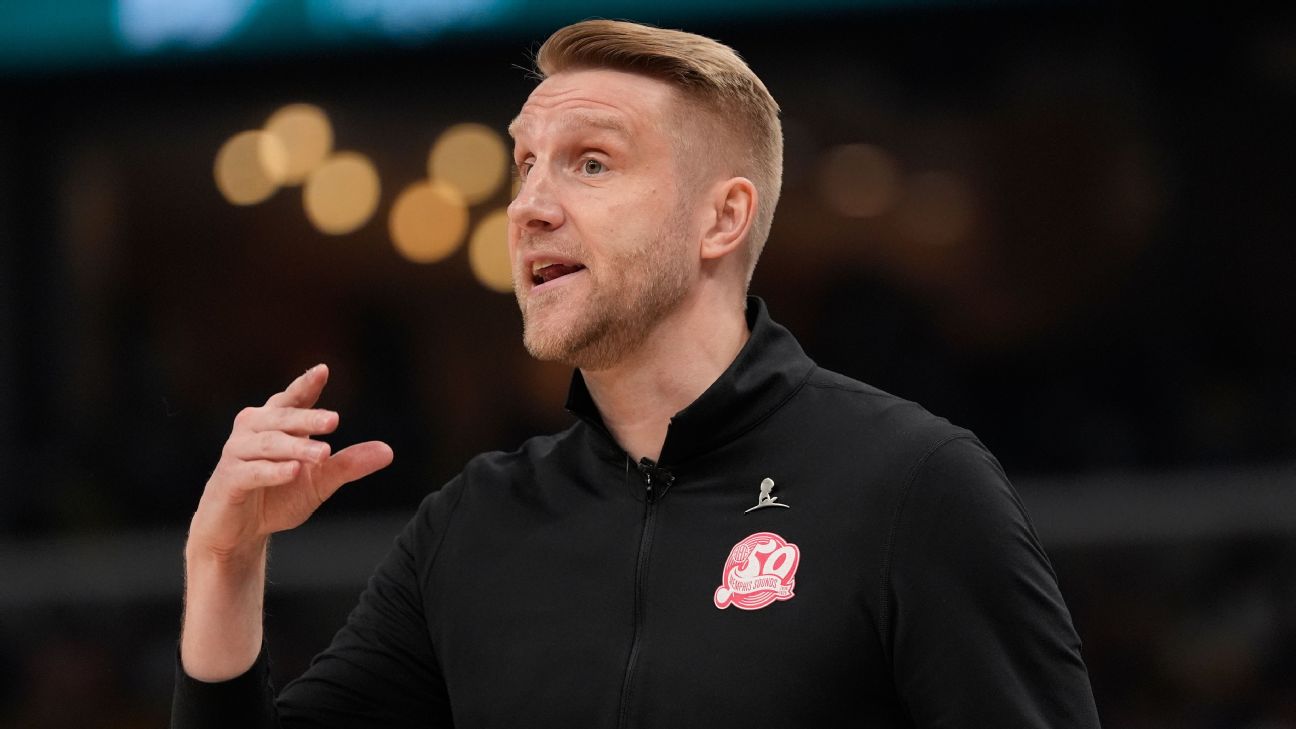 Grizzlies hire Tuomas Iisalo as coach after interim stint
