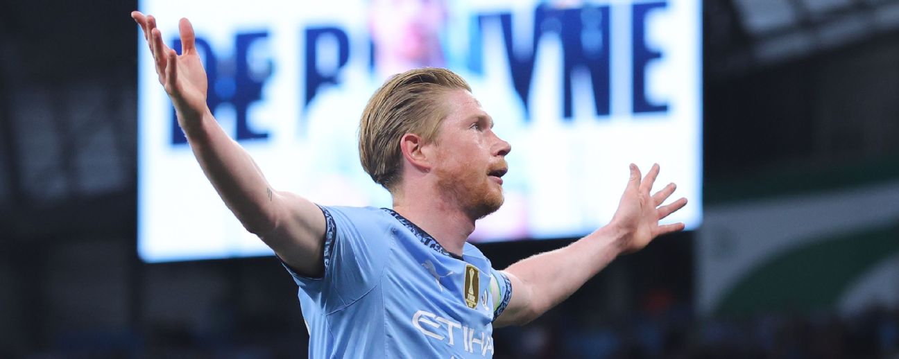 Kevin De Bruyne of Manchester City celebrates after scoring their side's first goal during the Premier League match between Manchester City FC and Wolverhampton Wanderers FC at Etihad Stadium on May 02, 2025 in Manchester, England