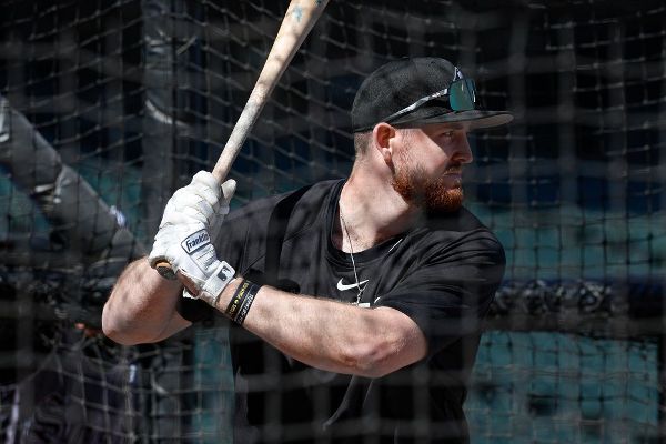White Sox call up Tim Elko, claim Yoendrys Gomez off waivers