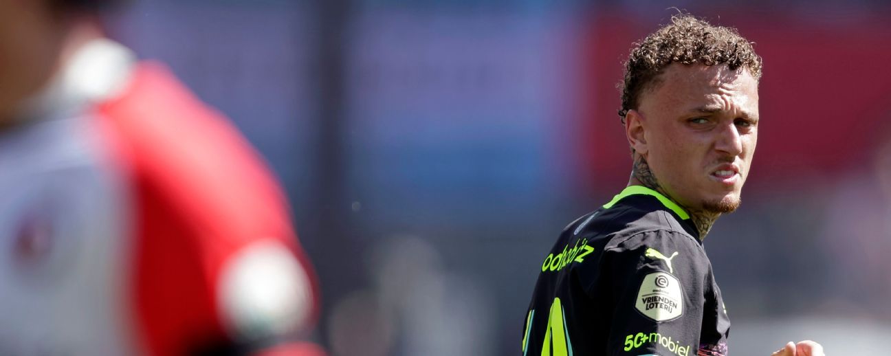 Noa Lang steelt show namens PSV, dat knotsgek duel wint in De Kuip