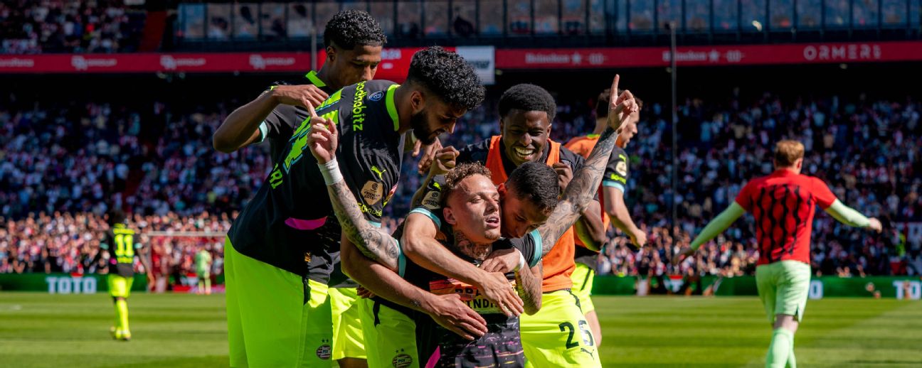 PSV-held Lang: "Laat ze maar fluiten, ik heb hier al vijf keer gescoord"