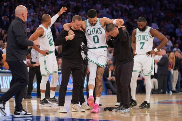 Celtics' Jayson Tatum carried off in Game 4 with right leg injury