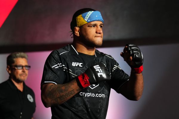 Gilbert Burns retires after loss to Mike Malott at UFC Fight Night