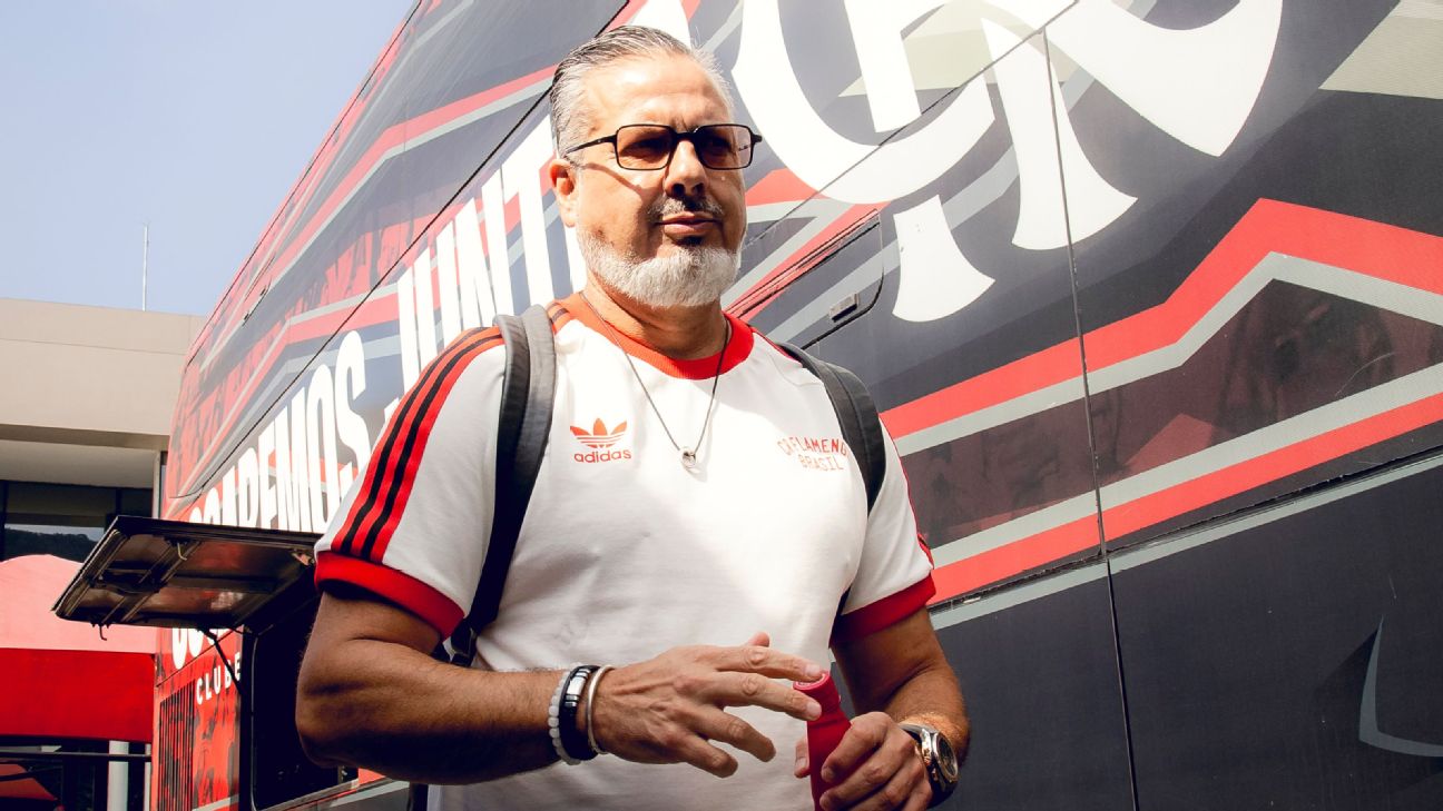 Ainda sem desistir de Almada, Flamengo define ex-Vasco como 'plano B'