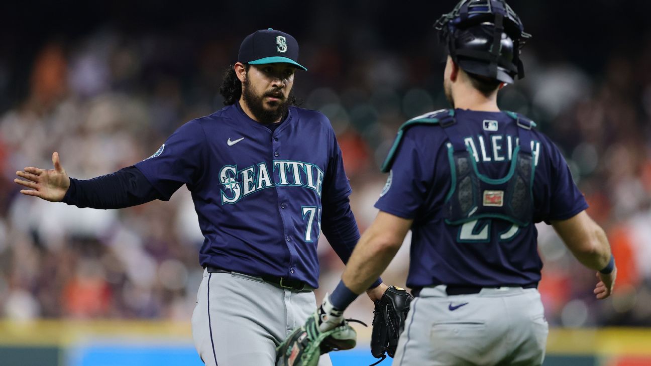 2025 MLB Closer Report: Andres Munoz Dominates as Fantasy Baseball's Top Reliever