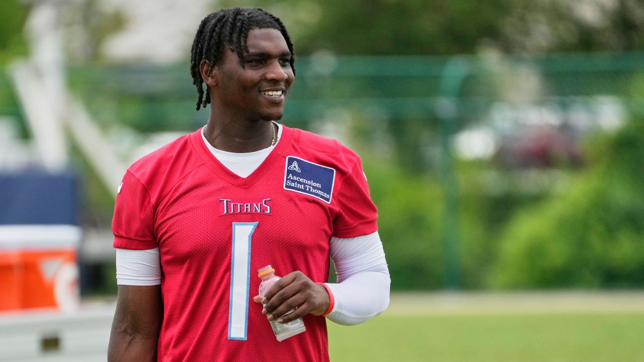 Cam Ward's Leadership Shines: Titans' Rookie QB Gains Veteran Respect