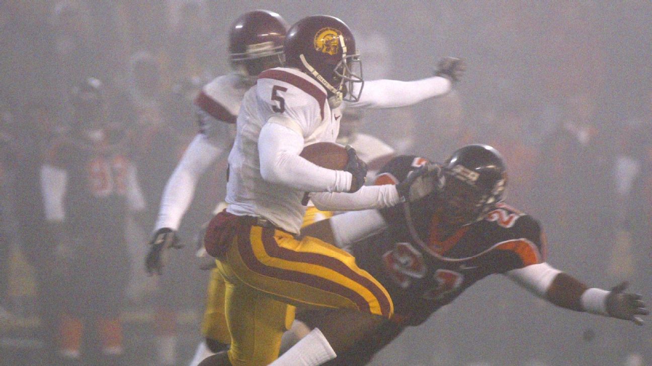Reggie Bush fog [1296x729]