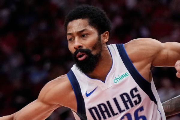 Sources: Hornets, free agent Spencer Dinwiddie reach deal