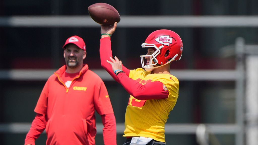 Patrick Mahomes and the Chiefs: Reviving the Deep Ball Strategy for NFL Dominance