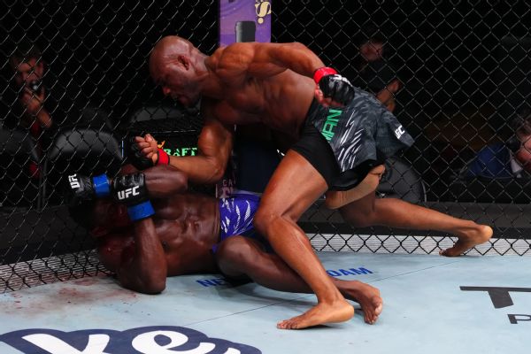 Kamaru Usman beats Joaquin Buckley for 1st UFC win since '21