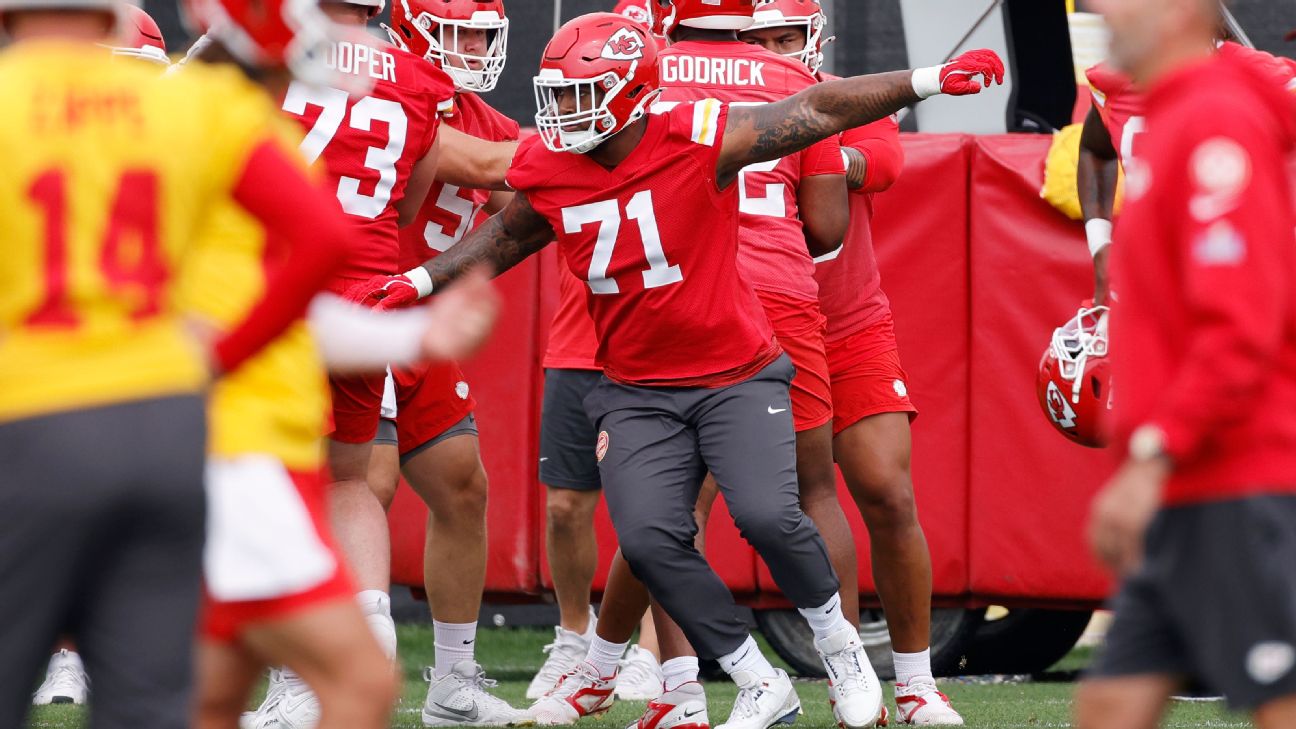 Chiefs top pick Josh Simmons to be ready for camp, Andy Reid says - ESPN