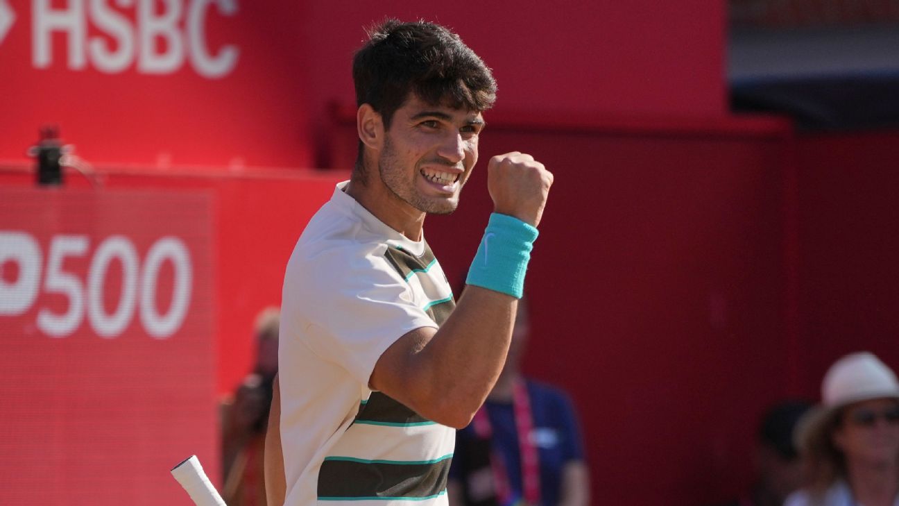 Carlos Alcaraz Dominates Queen's Club Semifinals with Stellar Performance