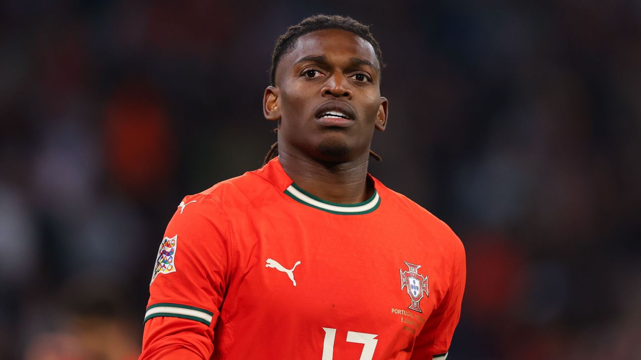 Premier League Giants Arsenal and Chelsea Compete for AC Milan Star Rafael Leão