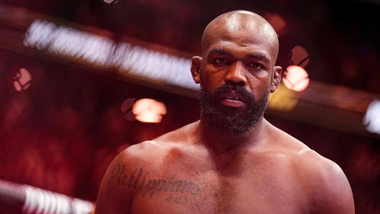 Ufc's Jones Needs Hip Replaced, Still Wants Fight at White House