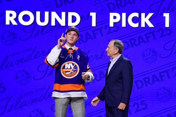 Islanders sign top pick Matthew Schaefer entry level contract