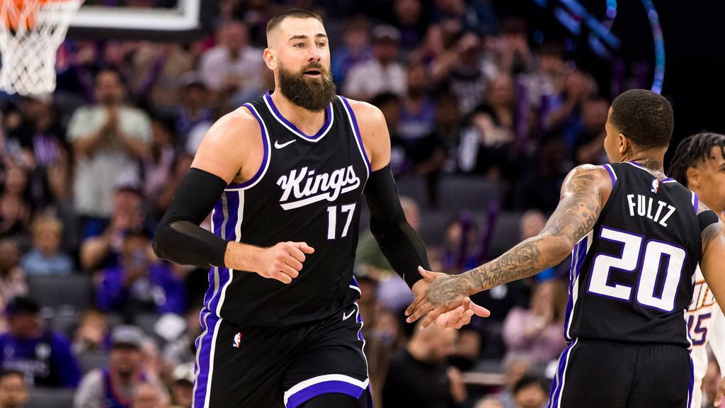 <a href="https://www.espn.com/nba/story/_/id/45684900/sources-nuggets-expect-jonas-valanciunas-honor-contract" target="_blank">Sources: Nuggets expect Valanciunas to honor deal</a>