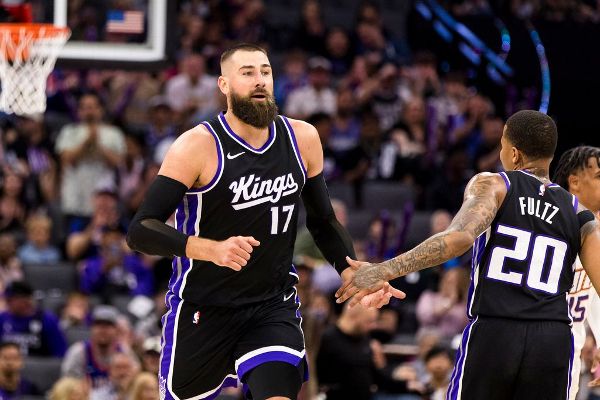 Sources: Nuggets land center Jonas Valanciunas from Kings