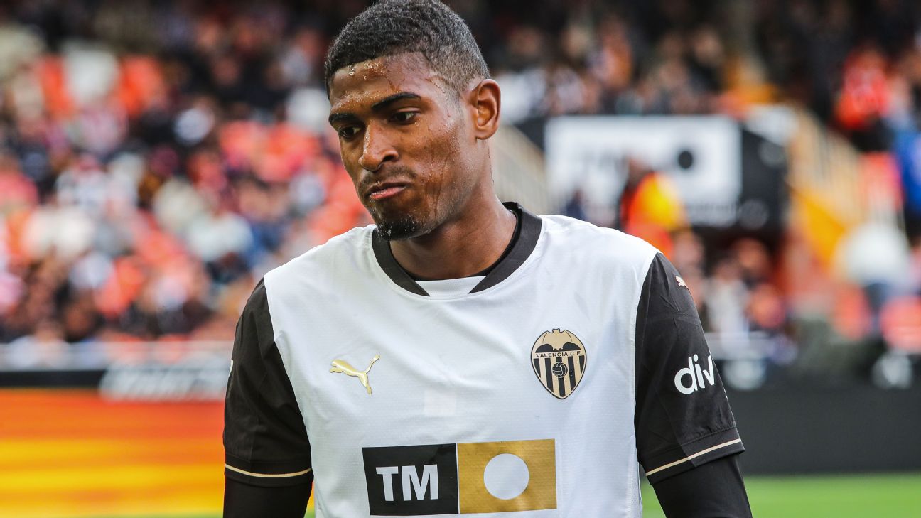 Valencia's Bold Move: New Contract Offer to Retain Rising Star Cristhian Mosquera Amid Arsenal Interest