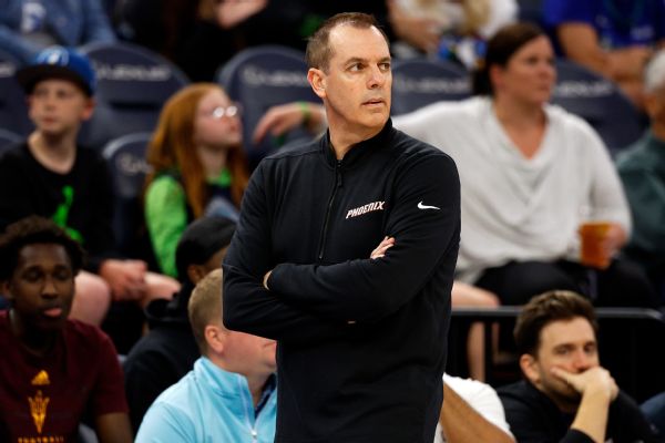 Frank Vogel finalizing deal to join Mavs' staff, sources say