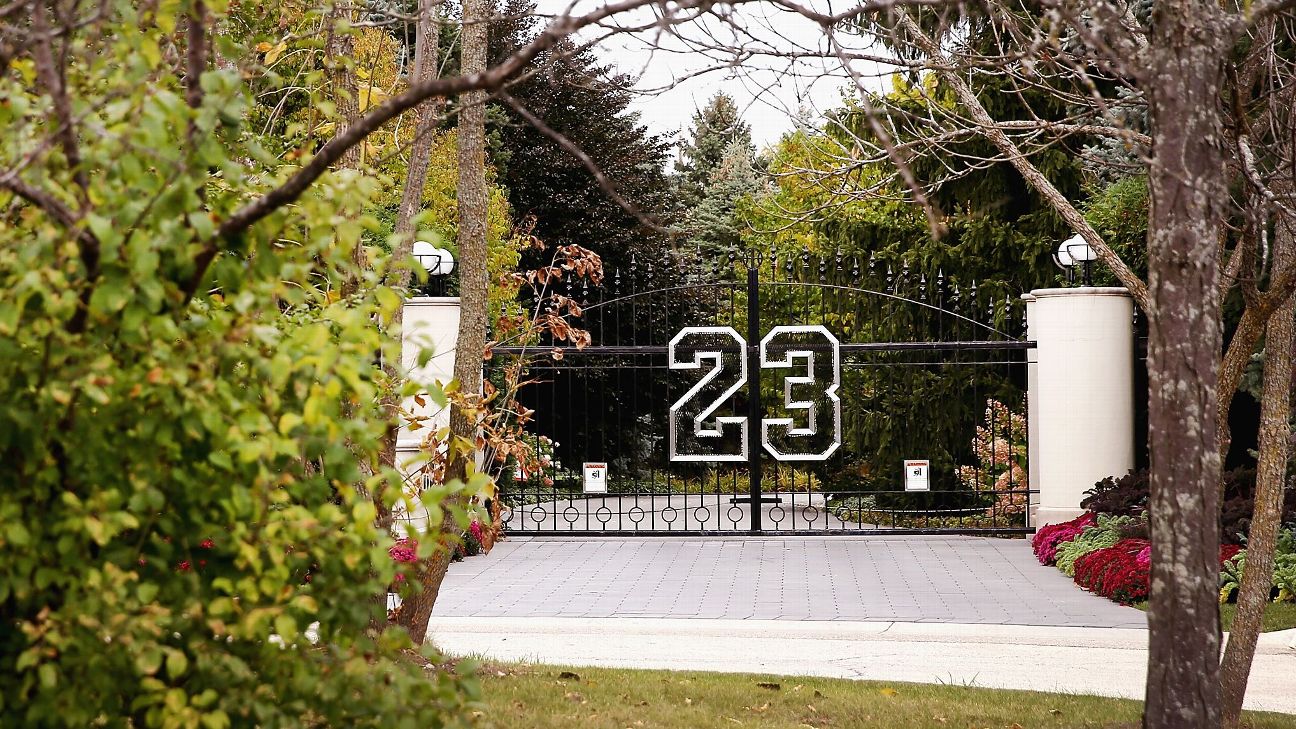 Experience Luxury and Legacy: Michael Jordan's Former Estate Now on Airbnb