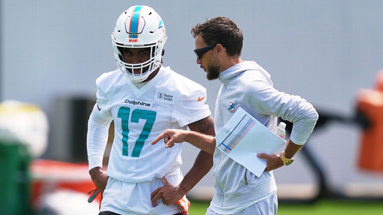 Jaylen Waddle's Redemption: Miami Dolphins WR Aims for a Stellar Comeback in 2025