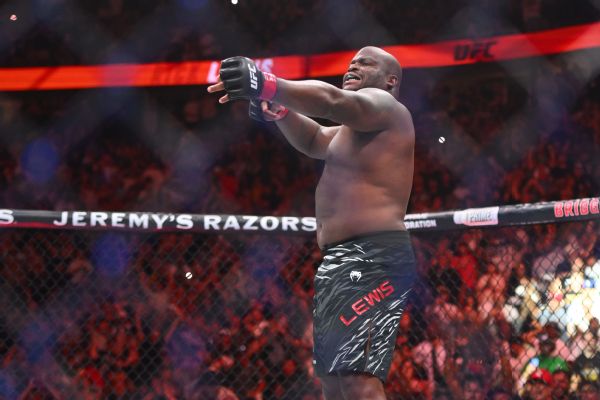 Derrick Lewis takes out Tallison Teixeira in 35 seconds at UFC Fight Night