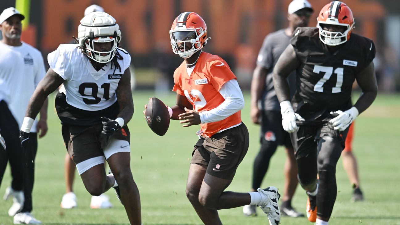 Cleveland Browns Training Camp 2025: Quarterback Battle Heats Up with Pickett and Sanders Shining