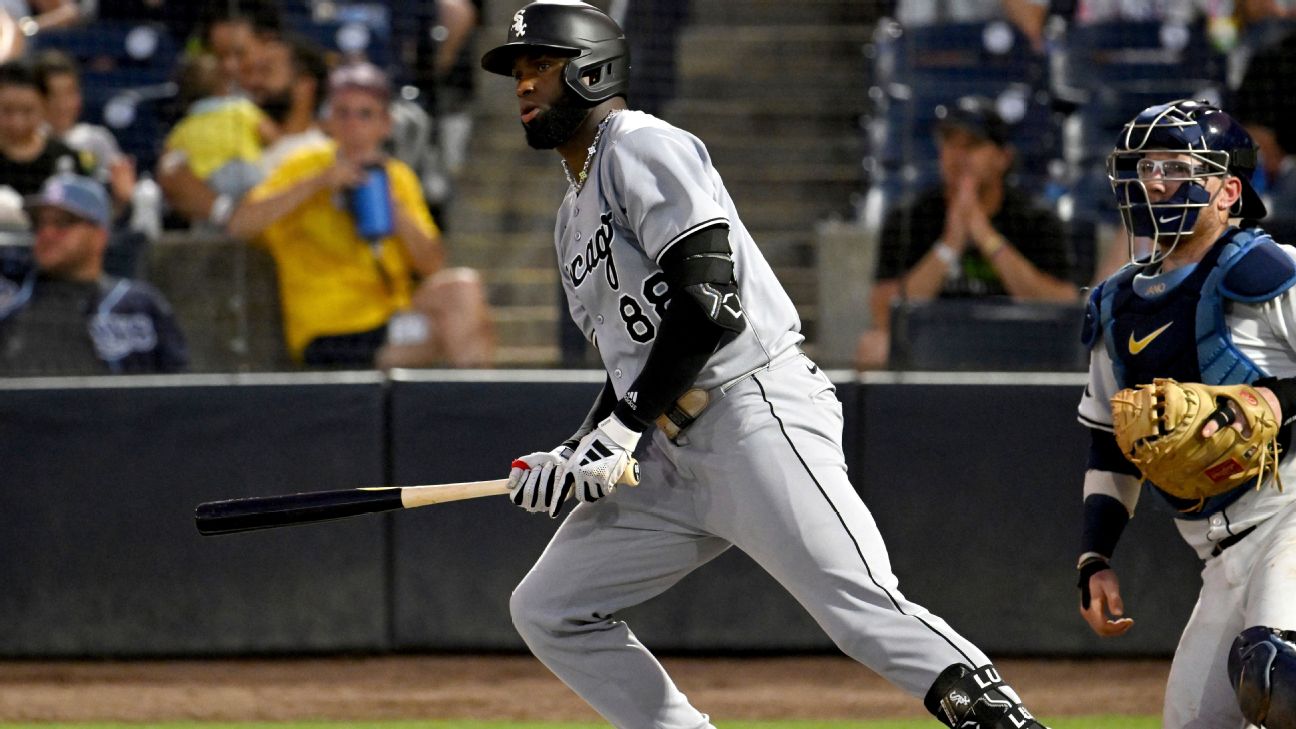 White Sox's Luis Robert sits again with adductor soreness