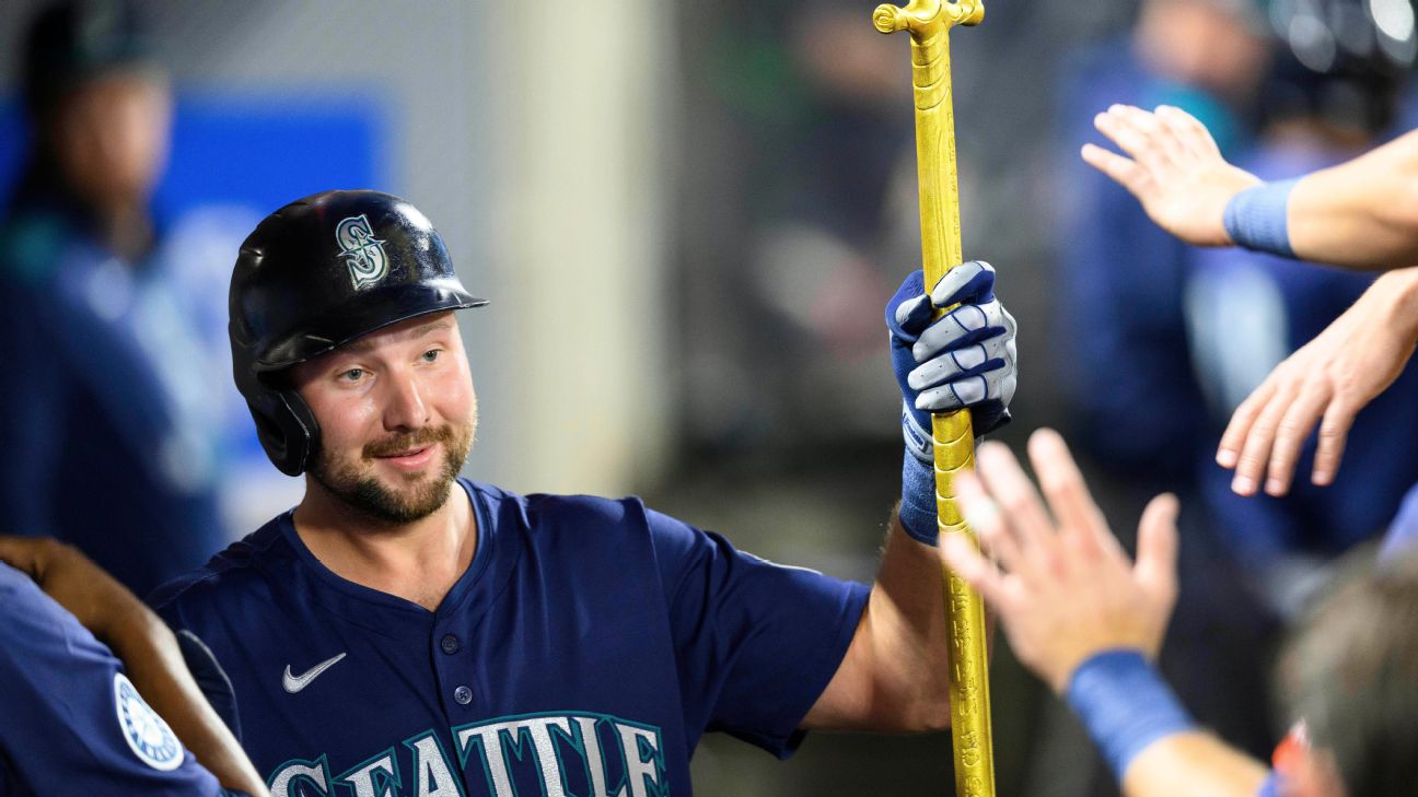 <a href="https://www.espn.com/mlb/story/_/id/45833197/cal-raleigh-hits-tiebreaking-solo-shot-mariners-win" target="_blank">Mariners’ Raleigh is 1st in majors with 40 HRs</a>