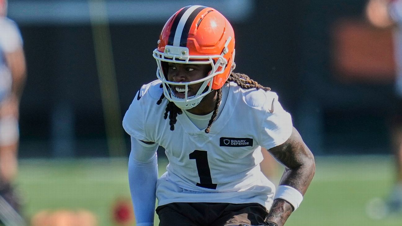 <a href="https://www.espn.com/nfl/story/_/id/45854911/browns-cb-martin-emerson-jr-carted-achilles-injury" target="_blank">Browns’ Emerson carted off with Achilles injury</a>