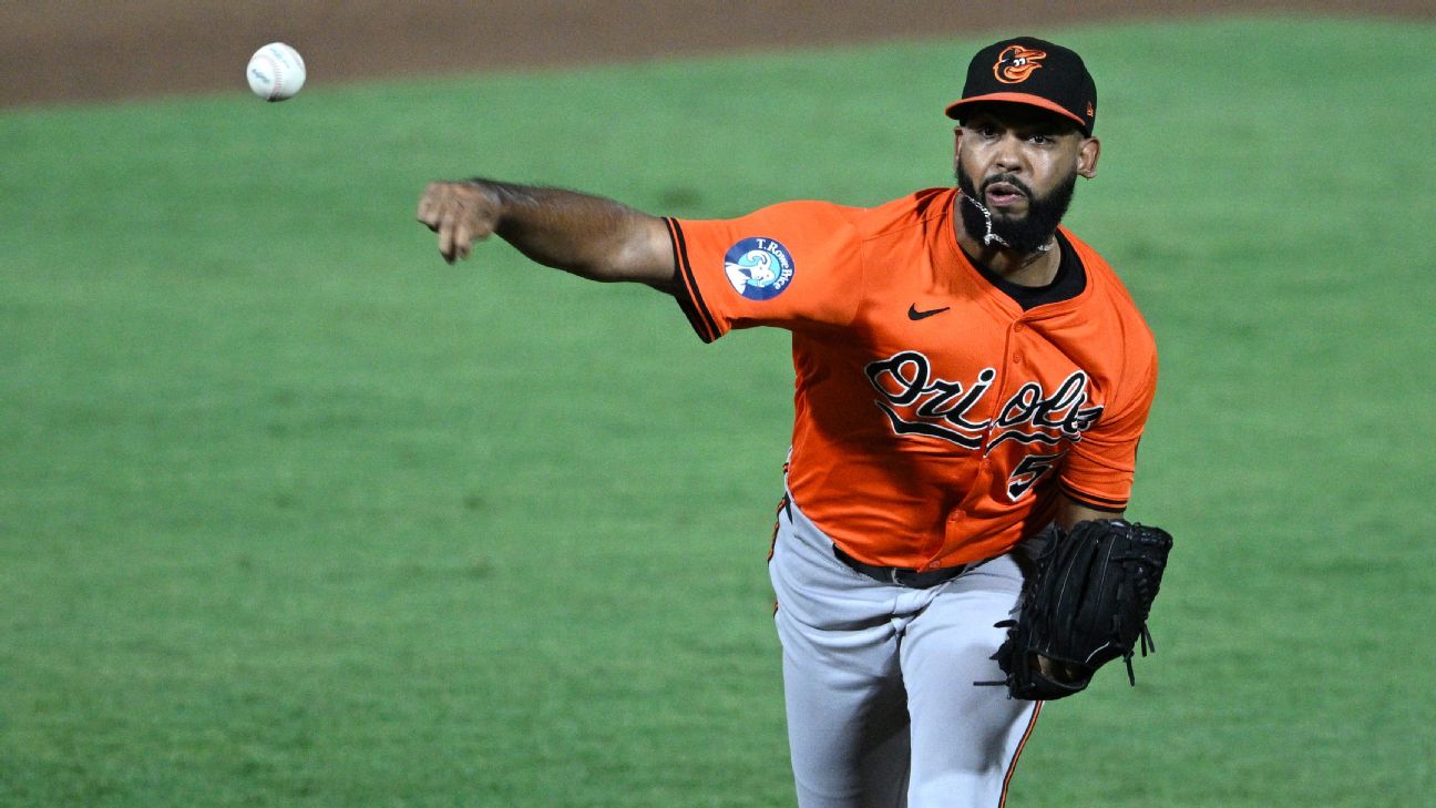 <a href="https://www.espn.com/mlb/story/_/id/45855192/blue-jays-get-rhp-seranthony-dominguez-trade-orioles" target="_blank">Jays, Orioles get deal done during doubleheader</a>