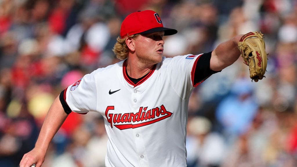 <a href="https://www.espn.com/mlb/story/_/id/45904327/guardians-nic-enright-battling-lymphoma-earns-first-save" target="_blank">Guards’ Enright, battling cancer, earns first save</a>