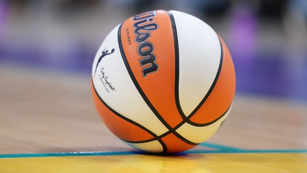 <a href="https://www.espn.com/wnba/story/_/id/45911373/sex-toy-tossed-sparks-court-third-incident-7-days" target="_blank">Sex toy tossed on Sparks’ court, lands near player</a>