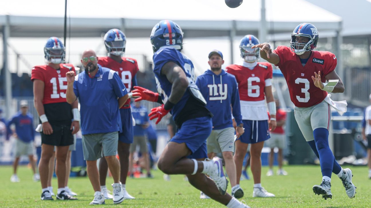 Giants' Running Back Room: Tracy Leads as Skattebo Recovers from Injury
