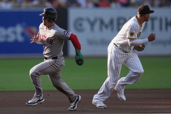 Padres' Failed Hidden-Ball Trick Allows Runs, Still Win Red Sox 5-4